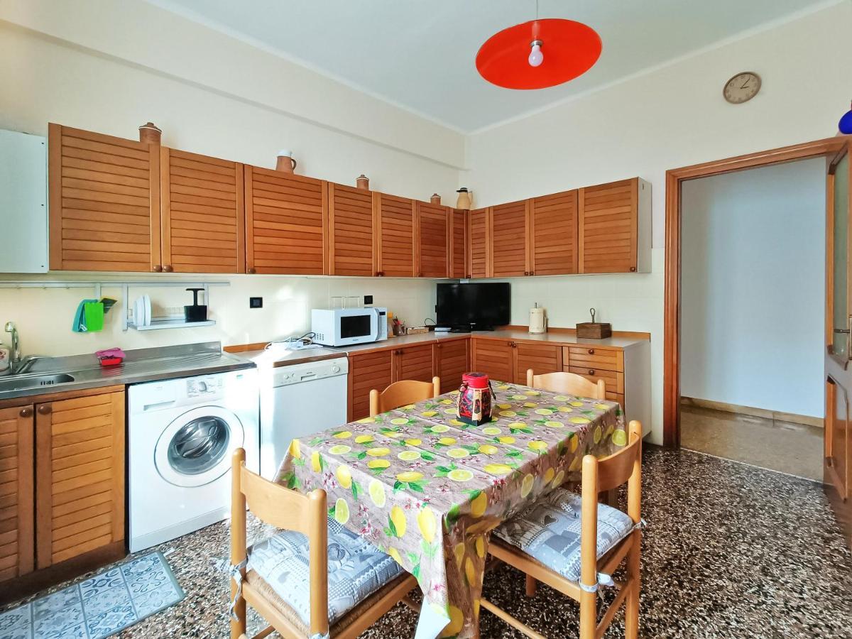 San Martino Appartament Con Parcheggio Privato เจนัว ภายนอก รูปภาพ